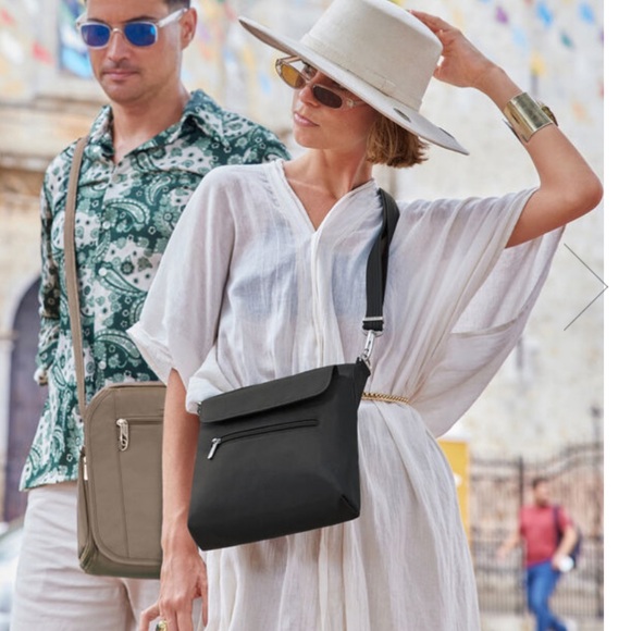 TRAVELON CROSSBODY Travel Black Anti-Theft Classic Mini Shoulder Bag NWT - Picture 3 of 17